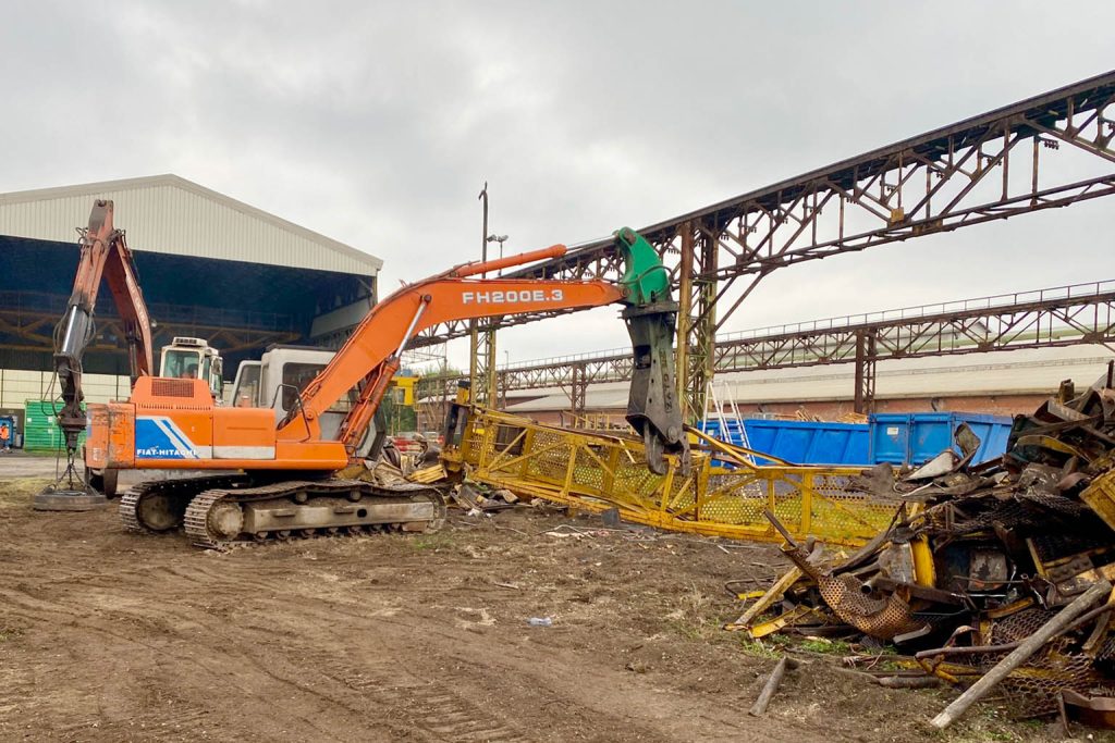 Demolizione Impianti Industriali a Bergamo: Tecnologie Avanzate e Servizi su Misura by Dalmar Srl